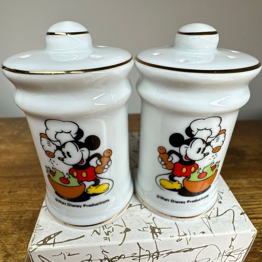Vintage Disney Salt and Pepper‎ Shaker Set Chef Mickey Mouse Japan